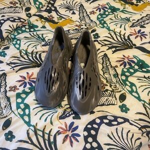 Adidas Yeezy Foam RNR - Granite